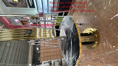 免税店のための香水を保管する家具